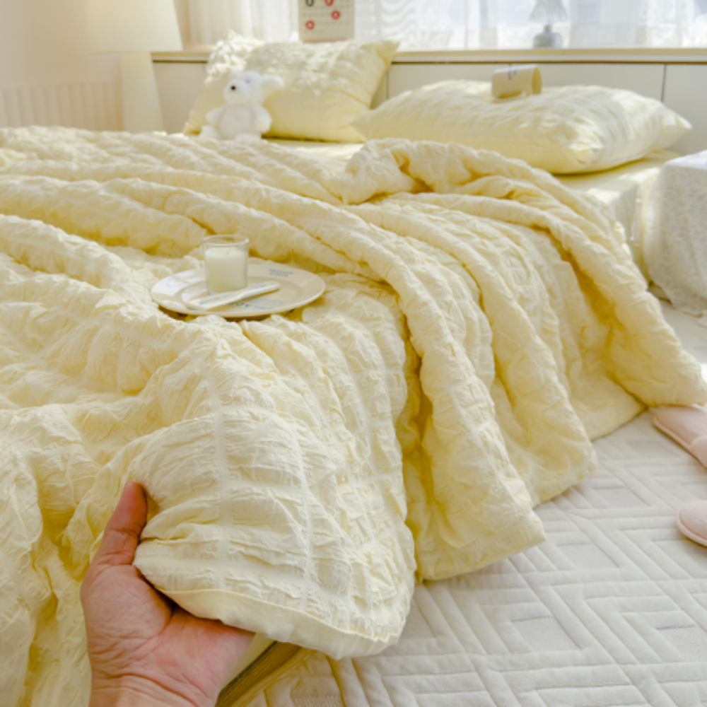 Quilted Seersucker Blanket, Puffy Textured Bed Comforter
