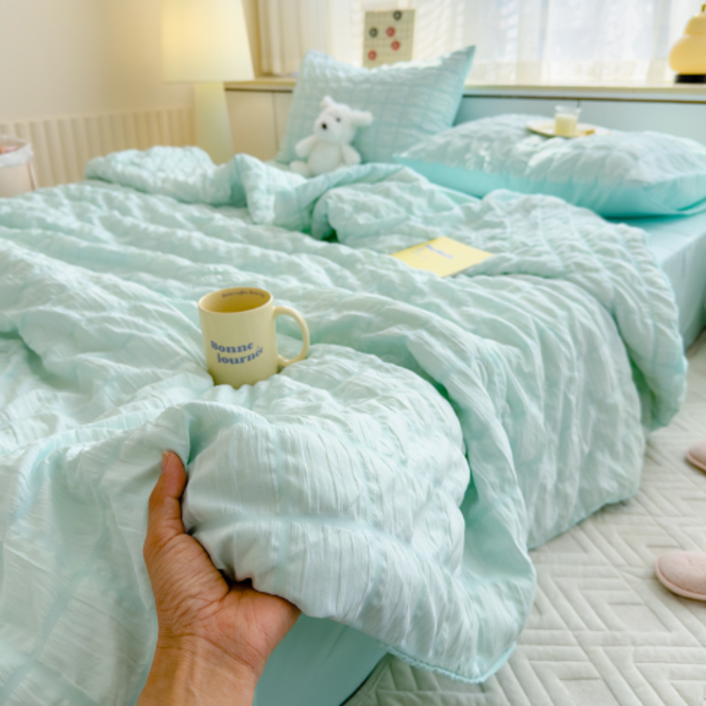 Quilted Seersucker Blanket, Puffy Textured Bed Comforter