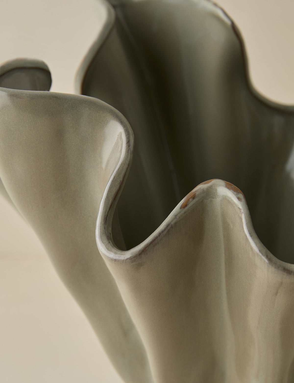 Ruffled Stoneware Vase, Reactive Glaze Decorative Vase